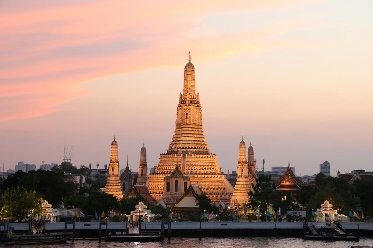 bangkok thailand wat arun 2 1